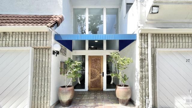 Foto principal - 8332 Regents Rd