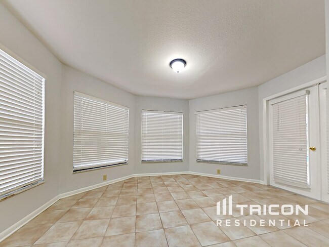 Building Photo - 2612 Bridle Dr