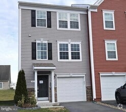Building Photo - 43 Cecily Way