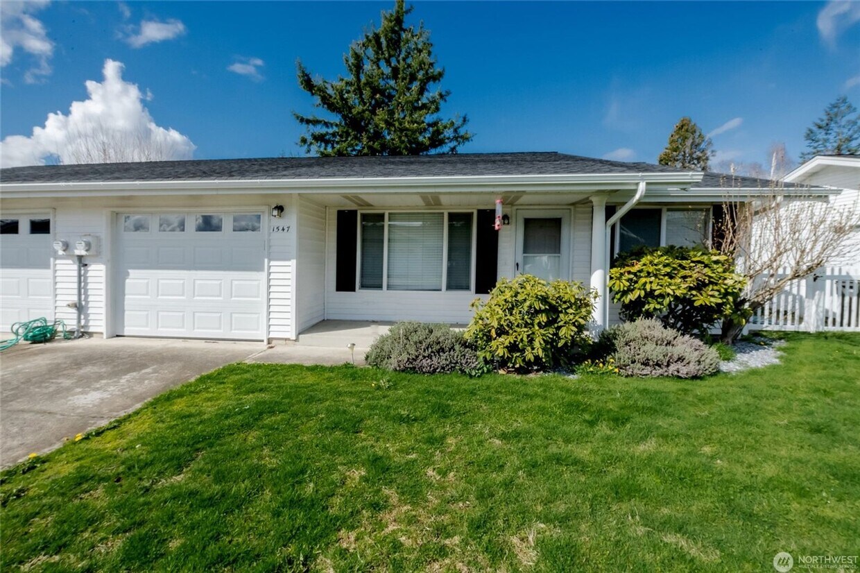 Foto principal - Charming 2 bedroom, 1 bathroom single leve...