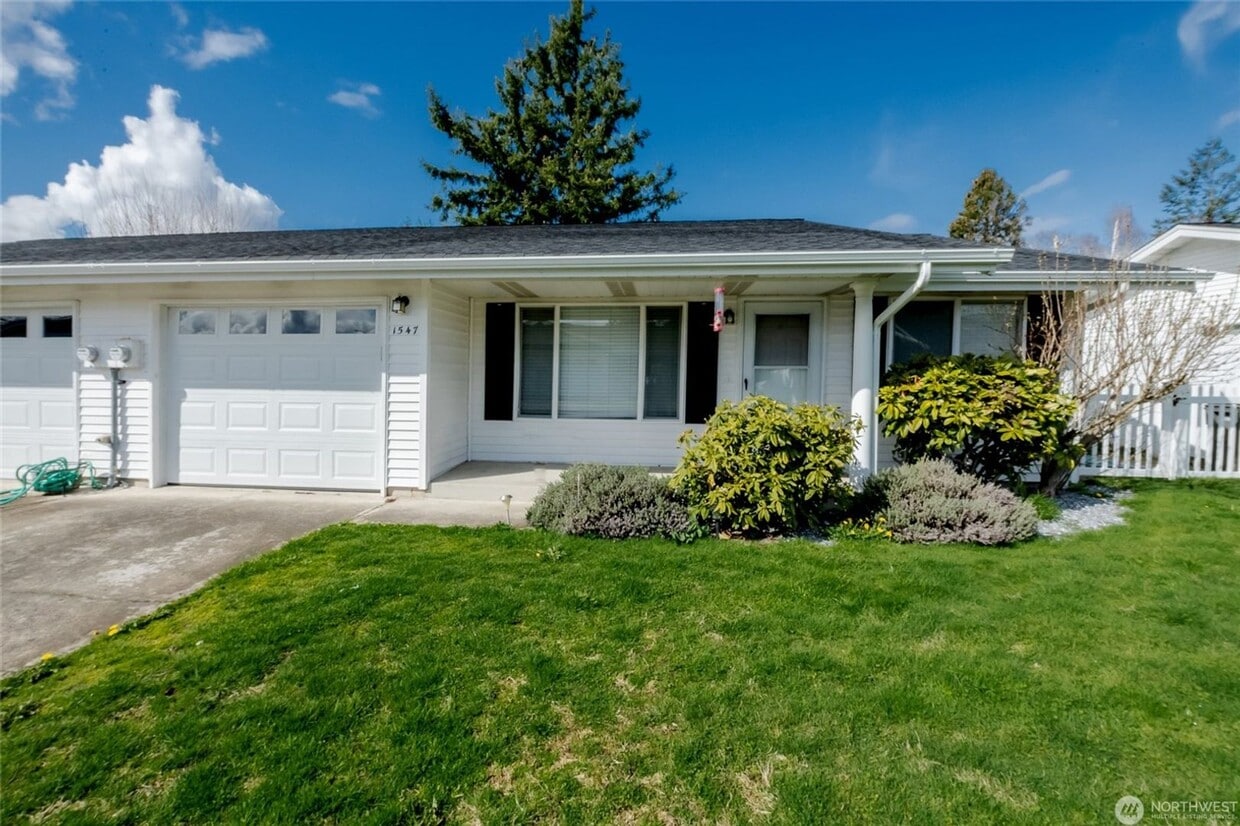 Primary Photo - Charming 2 bedroom, 1 bathroom single leve...