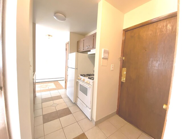 Interior Photo - 1620 Marshall