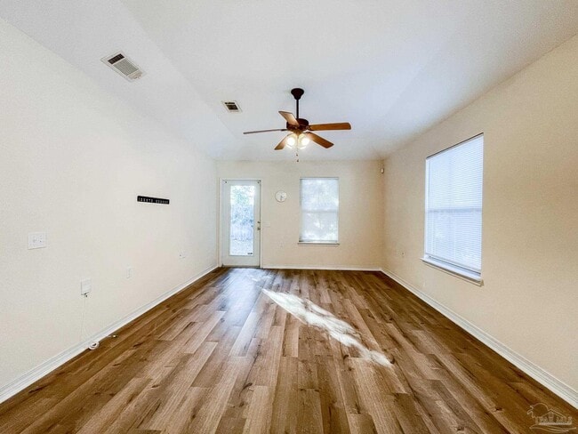 Foto del edificio - 5853 Bilek Dr