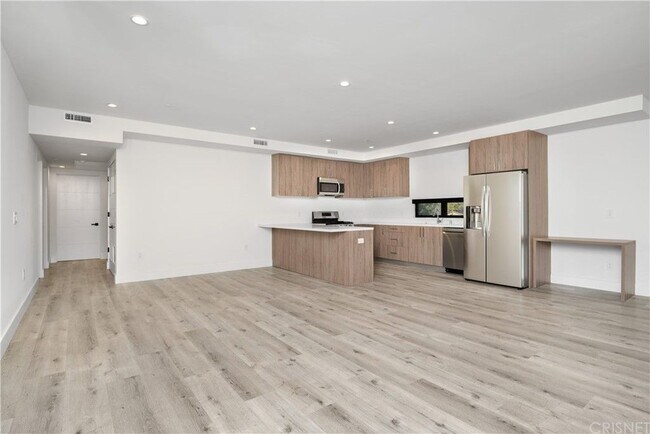 Foto del edificio - 5923 Laurel Canyon Blvd