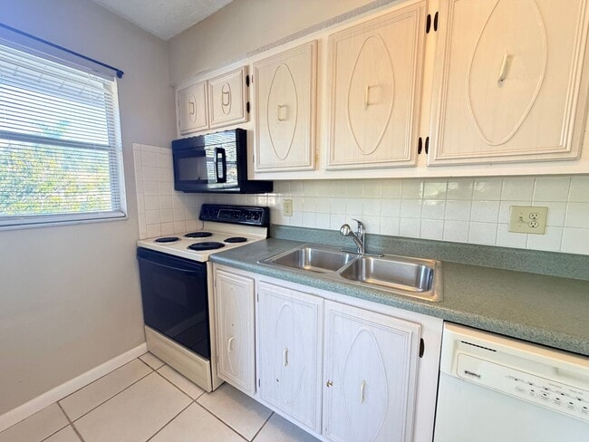 Foto del edificio - 1 Bedroom 1 Bathroom Available Now!