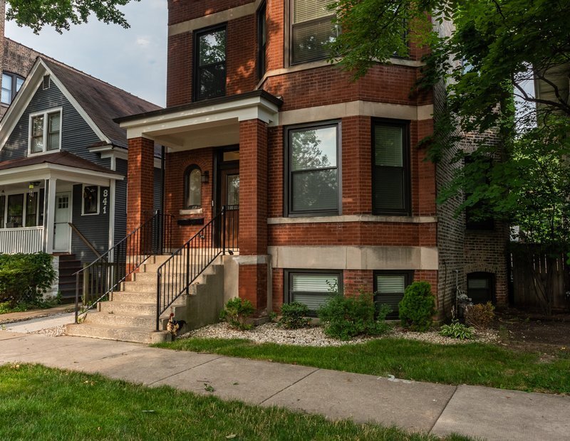 Foto principal - 839 Lyman Ave
