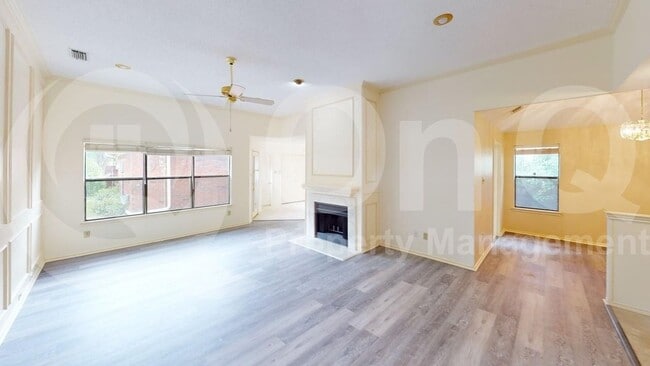 Foto del edificio - 1633 Palisades Dr