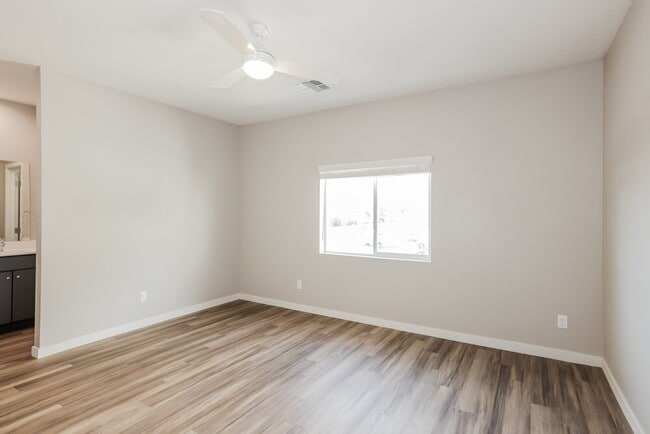 Building Photo - 14251 N 7th St