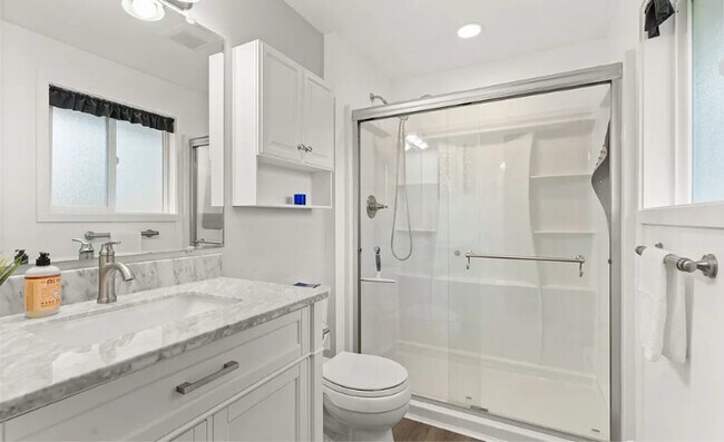 Foto del edificio - 3510 Rodcin Ave