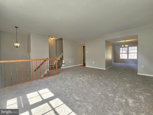 Building Photo - 4707 Gainsborough Dr
