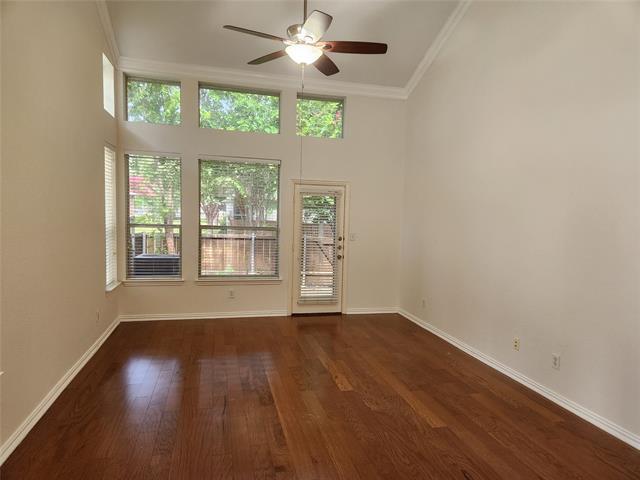 Foto del edificio - 9829 Castlewood Dr