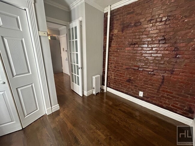 Building Photo - East 13th Street