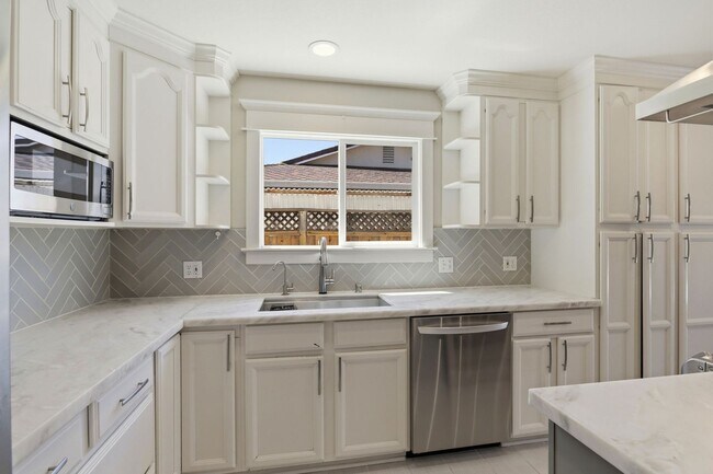 Building Photo - Beautifully Updated 5BD Home in Campbell with Remodeled Kitchen