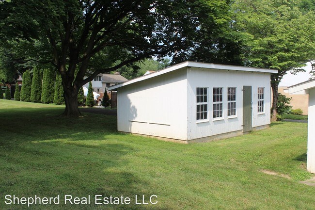 Foto del edificio - 379 E Roseville Rd