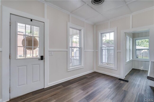 Foto del edificio - 380 Brainard St