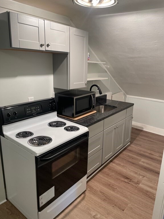 812 Smithfield Ave Unit 3, Lincoln, RI 02865 Room for Rent in Lincoln, RI