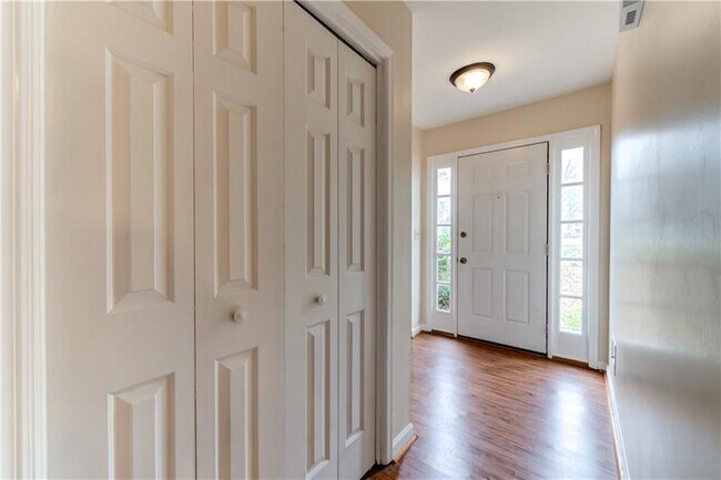 Building Photo - 670 Cranberry Trail