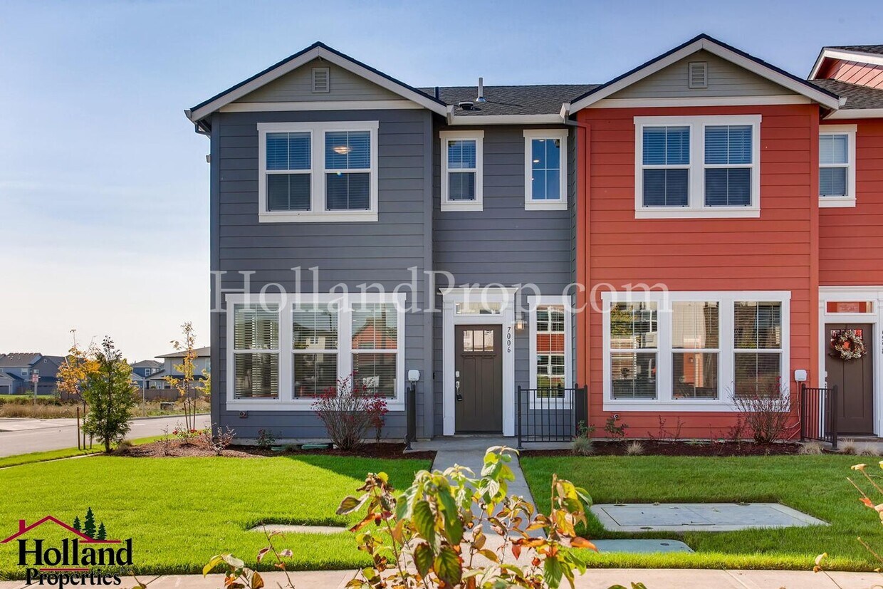 Primary Photo - Fabulous Condo in peaceful South-Hillsboro...