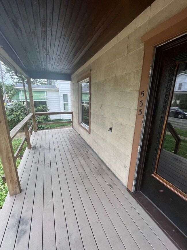 Foto del edificio - Large 4 Bedroom House