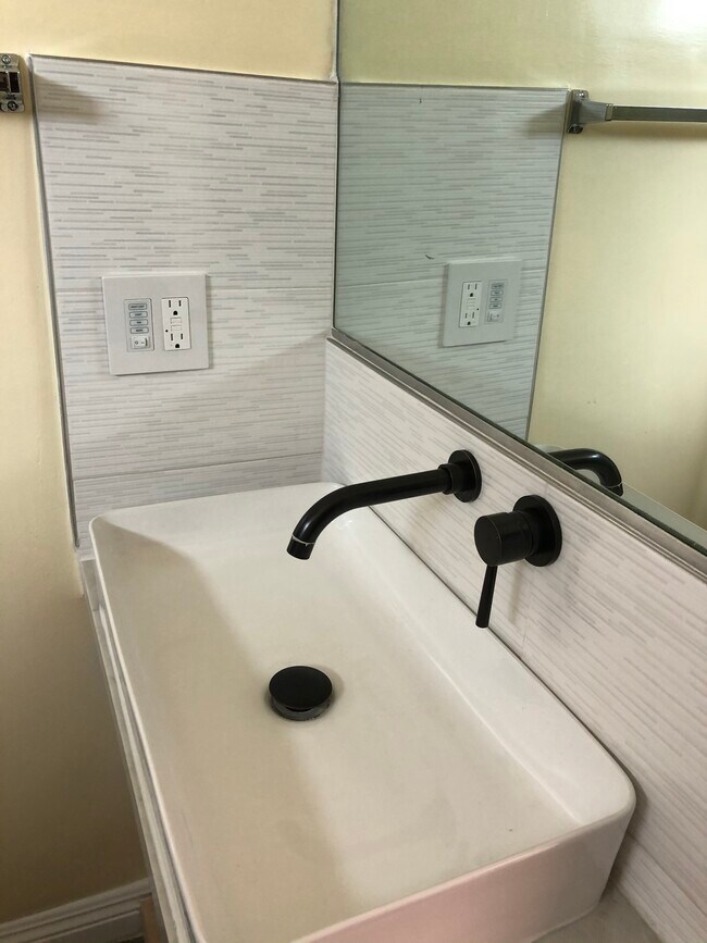 Bathroom - 2947 W 11th St