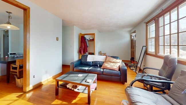 Building Photo - 45 Warren St