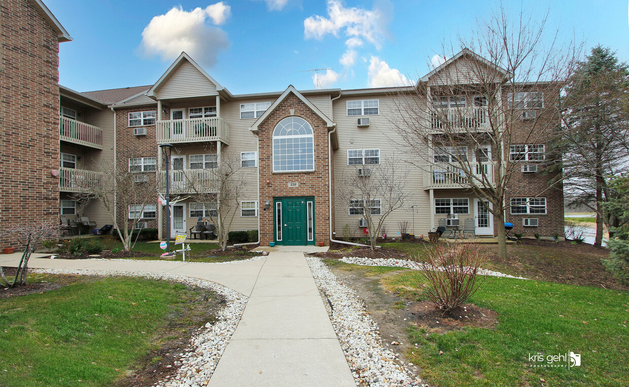 350 Cunat Blvd Unit 2C, Richmond, IL 60071 - Condo for Rent in Richmond ...