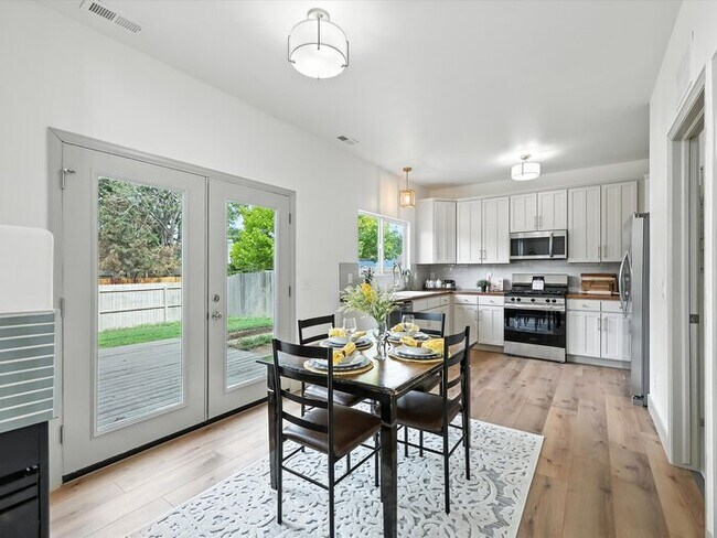 Building Photo - 4304 Gunbarrel Dr