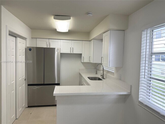Foto del edificio - 5211 SW 91st Ave