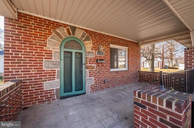 Foto del edificio - 2701 Kildaire Dr