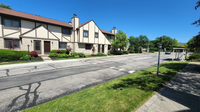 Building Photo - 5291 Wood Run Blvd