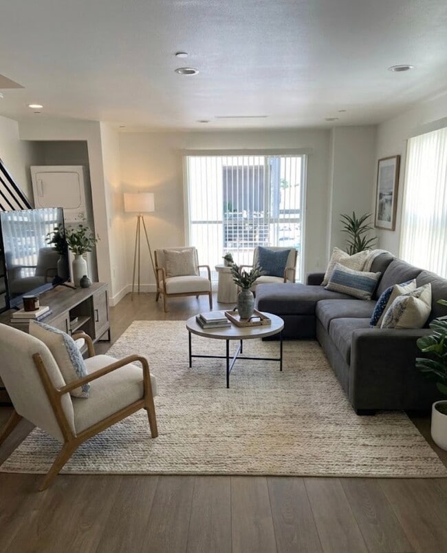 Foto del edificio - 11512 Emelita St