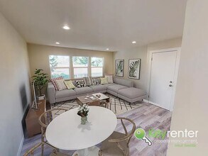 7151-7153 Fauntleroy Wy SW