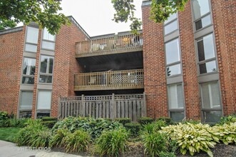 Building Photo - 2036 N Larrabee St