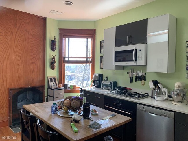 Foto del edificio - 1734 Lamont St NW