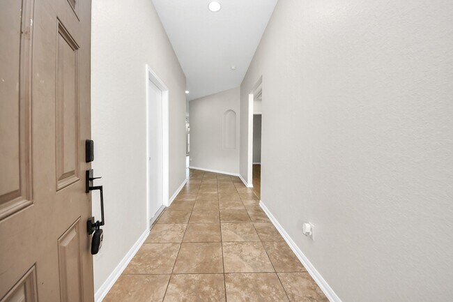 Foto del edificio - 6431 Westward Wood Way