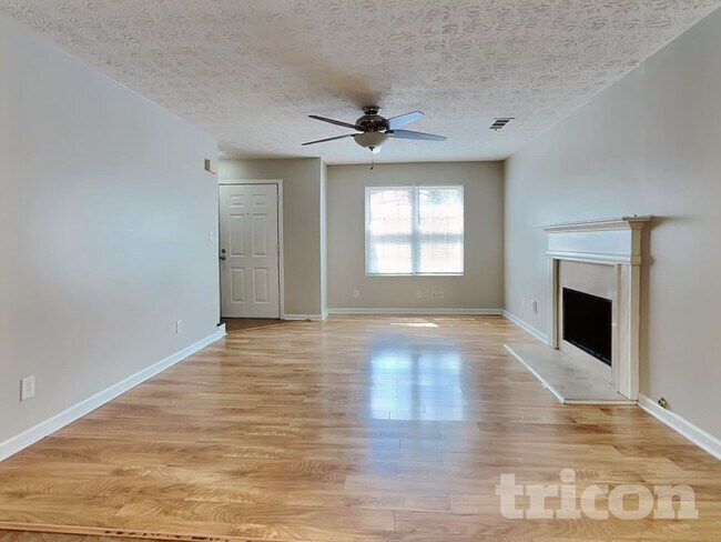 Building Photo - 434 Creek View Ct