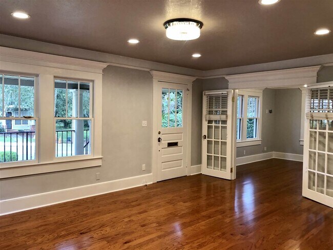 Foto del edificio - 1206 N Duval St