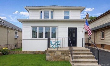 Building Photo - 28 Acorn Terrace