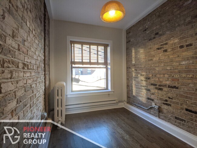 Foto del edificio - 740 W Addison St