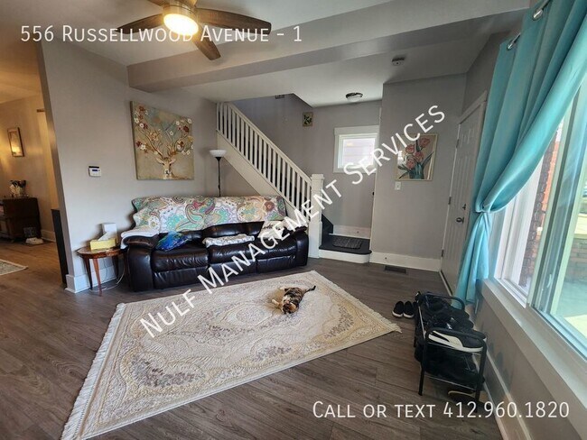 Foto del edificio - 556 Russellwood Ave
