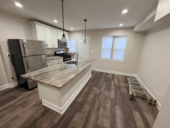 Kitchen & dining - 607 Cheraton rd