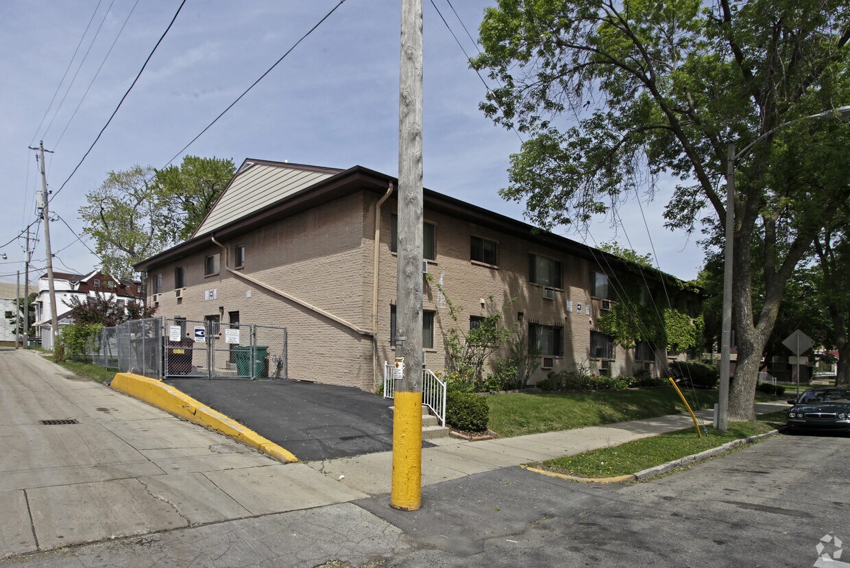 Foto del edificio - 3401 W Kilbourn Ave
