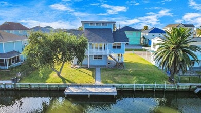 Building Photo - 129 Tarpon St
