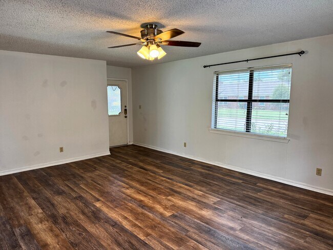 Building Photo - 4705 Trinidad Dr