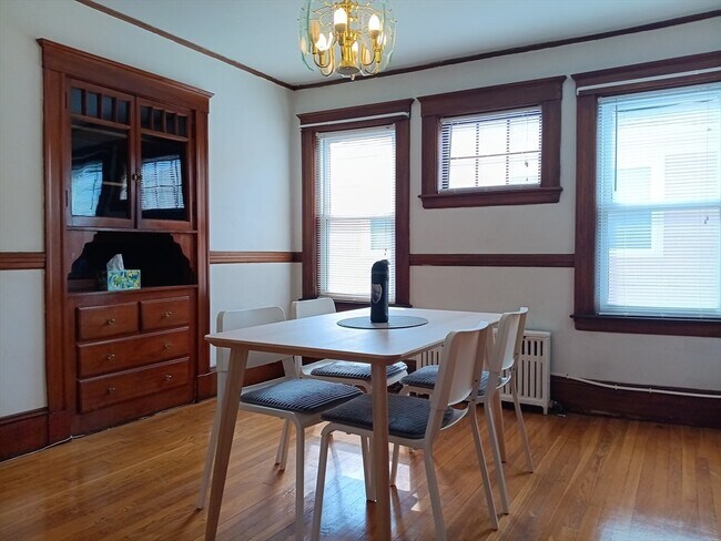 Foto del edificio - 44 Glencoe St