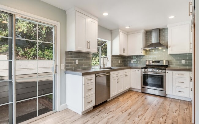 Foto del edificio - 470 Providence Ct