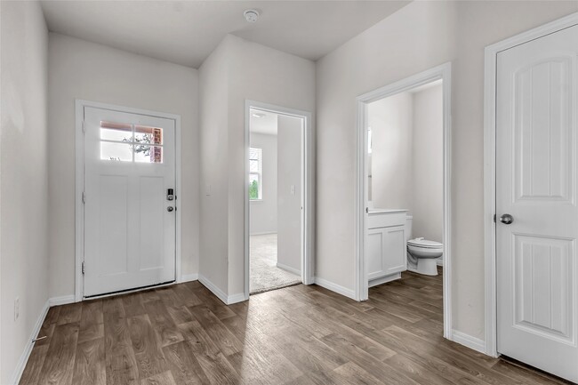Building Photo - 228 Sunniberg Lp