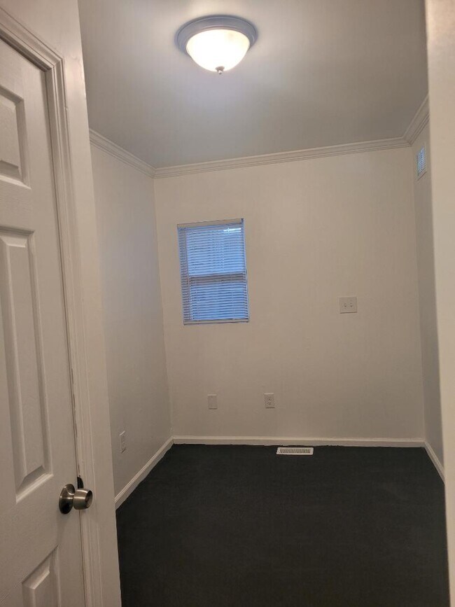 Foto del edificio - 14980 Monroe Rd