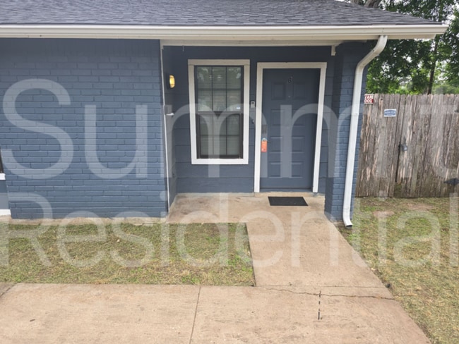 Building Photo - 900 E Leslie Cir