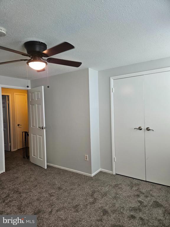 Foto del edificio - 1951 Dutch Village Dr